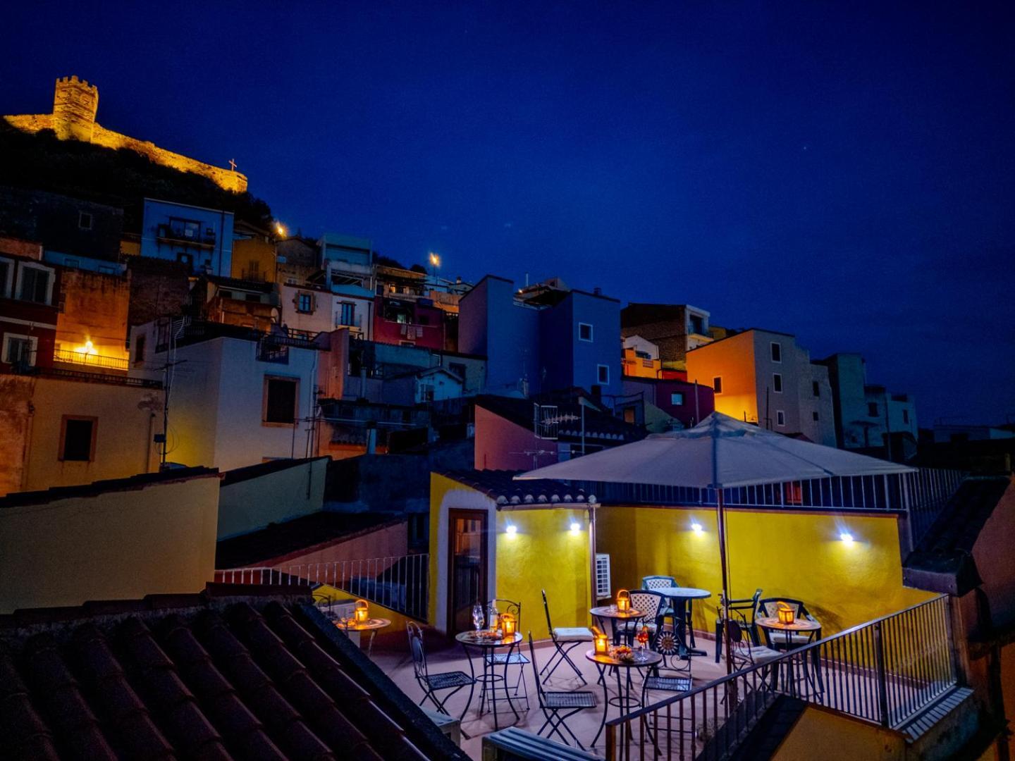S'Apposentu - Un'Angolo Di Paradiso Con La Vista Sul Castello ボーザ エクステリア 写真