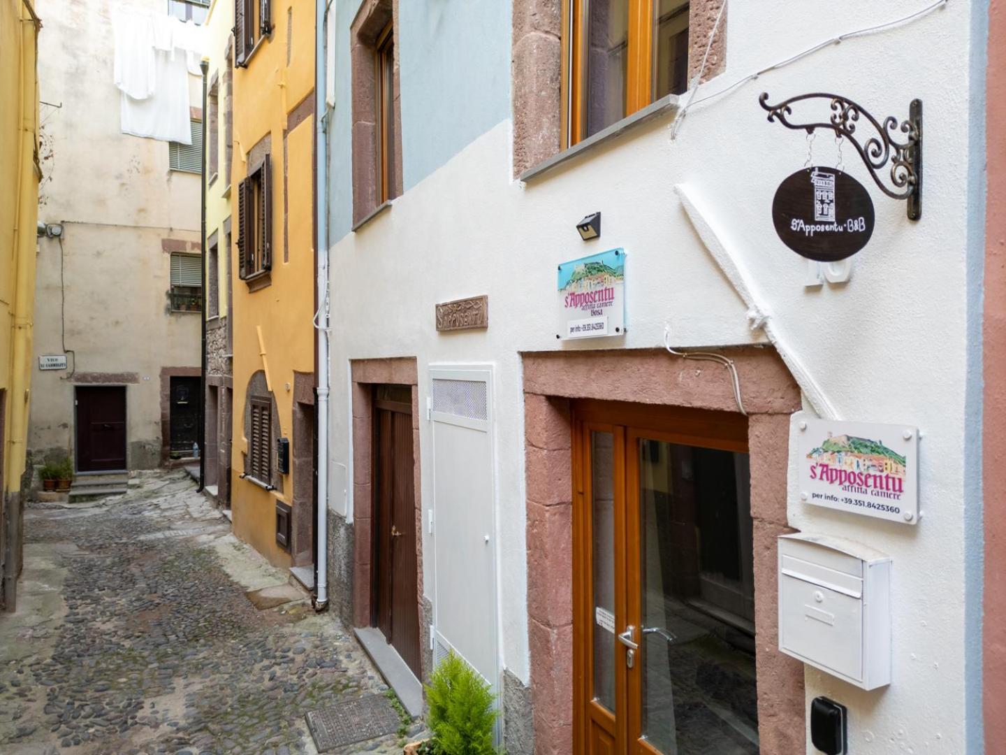 S'Apposentu - Un'Angolo Di Paradiso Con La Vista Sul Castello ボーザ エクステリア 写真